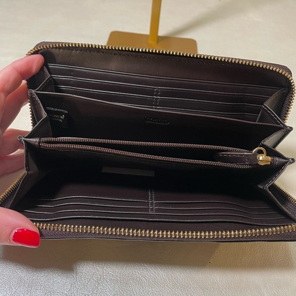 Coach NWOT Signature Zoe Double Buckle Canvas & Leather Wallet 🔥 - Picture 7 of 16